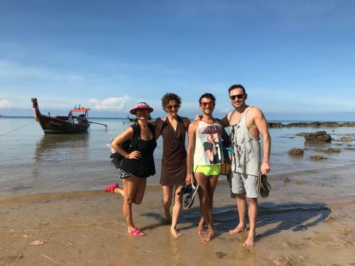 Hostal Libong Sunset Resort