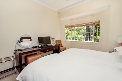 Hostal 6 On Westbrooke Guesthouse