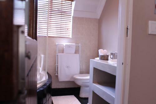 Hostal 6 On Westbrooke Guesthouse