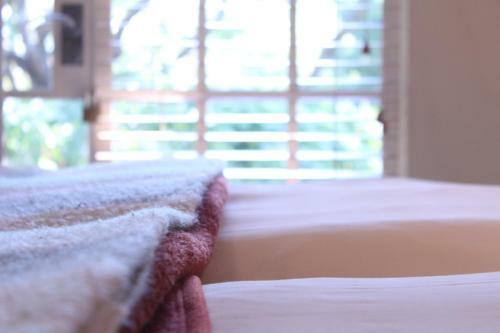 Hostal 6 On Westbrooke Guesthouse