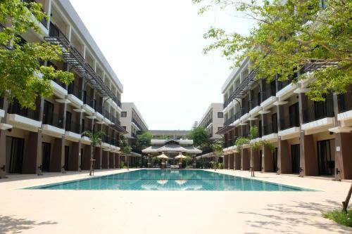 Summer Tree Hotel