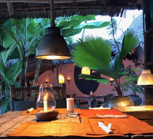 Hostal Zanzistar Guesthouse & Restaurant