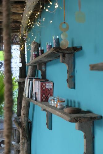 Hostal Zanzistar Guesthouse & Restaurant