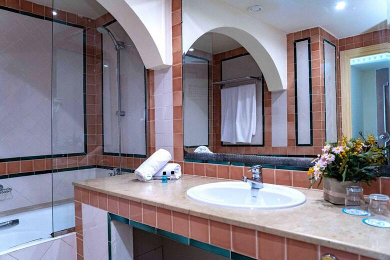 Hotel Vincci Flora Park