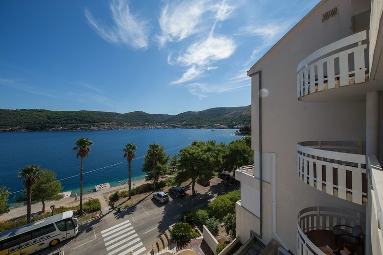 Hotel Issa