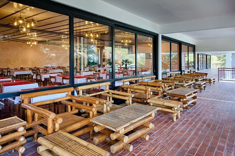 Hotel Issa