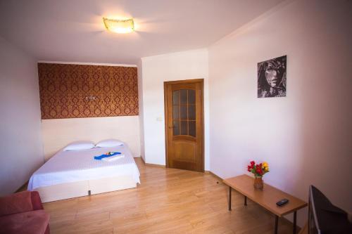 Apartamento Like Home On Mikhnovskogo