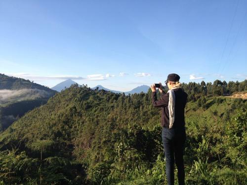 Silverback Homestay And Guest House