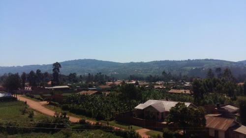 Silverback Homestay And Guest House
