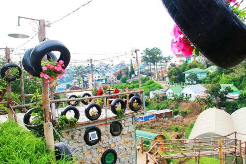 Hobbit Village Da Lat