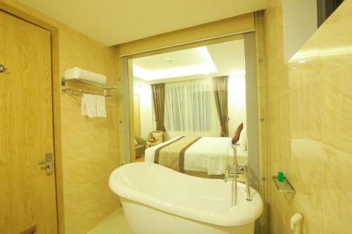 Hotel Royal Huy Da Nang