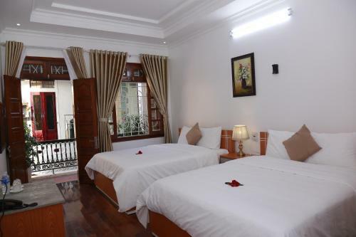 Moon & Sun Hostel