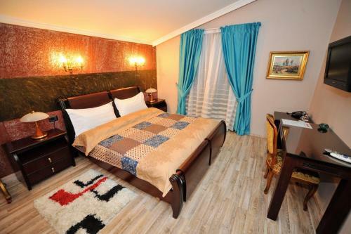 Dream Hotel