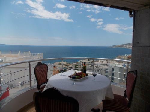 Damian Saranda Hotel