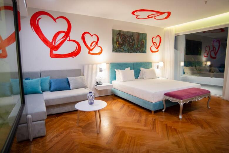 Bougainville Bay Hotel