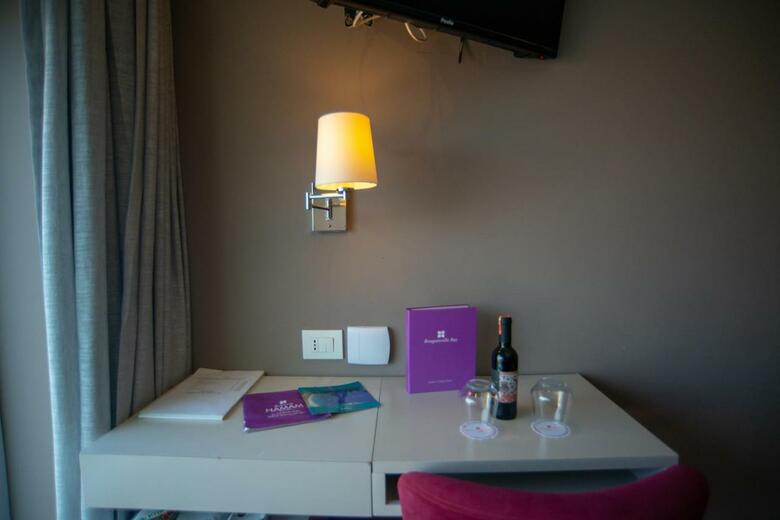 Bougainville Bay Hotel