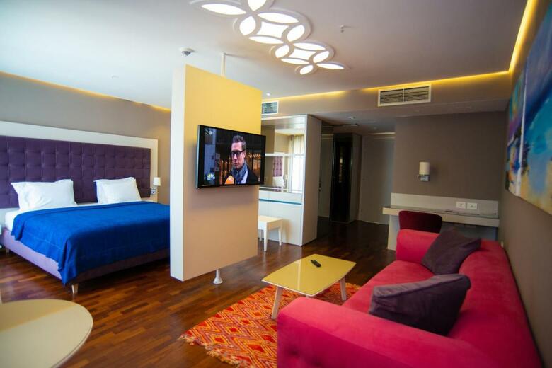 Bougainville Bay Hotel