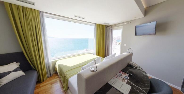 Bougainville Bay Hotel