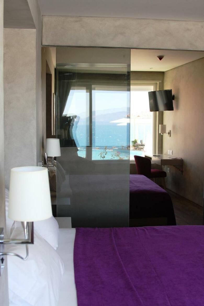Bougainville Bay Hotel