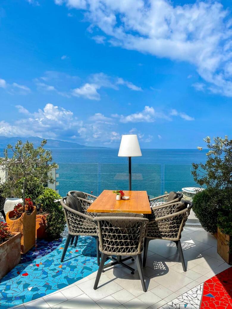 Bougainville Bay Hotel