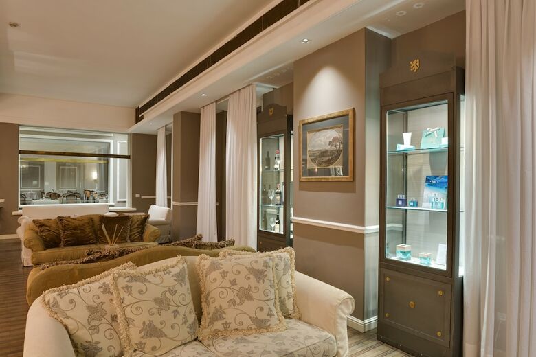 Plaza Hotel Lucchesi