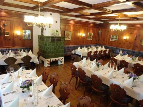 Waldcaf� Hotel Restaurant