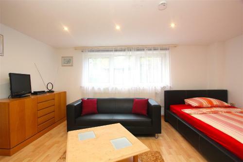 5887 Apartment Constantin