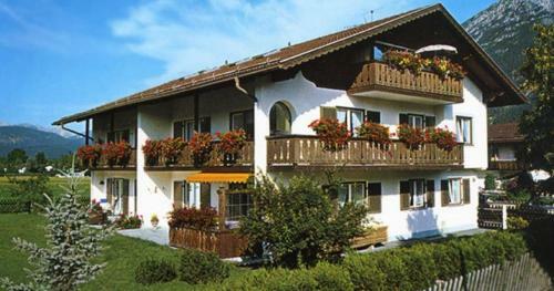 Apartments- Und Ferienhaus Anton