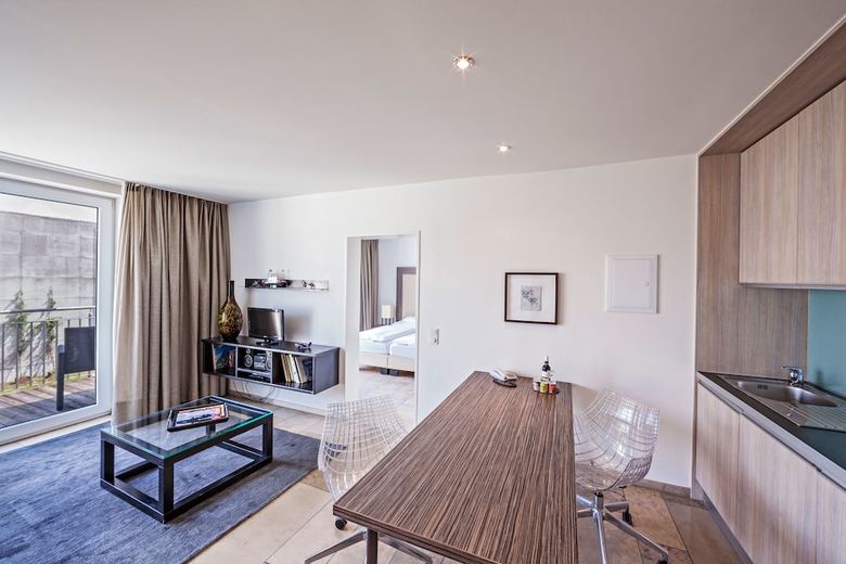 Hotel Burns Art & Culture