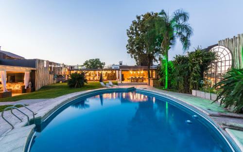 Onas Hostel & Suites
