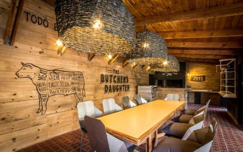 Onas Hostel & Suites