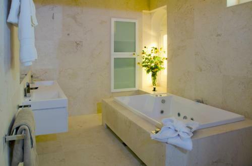 Villa Broken Hill Outback Church Stay