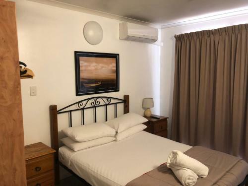 Hotel Airlie Waterfront Accommodation
