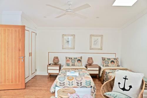 Pineapple Petes Beach House