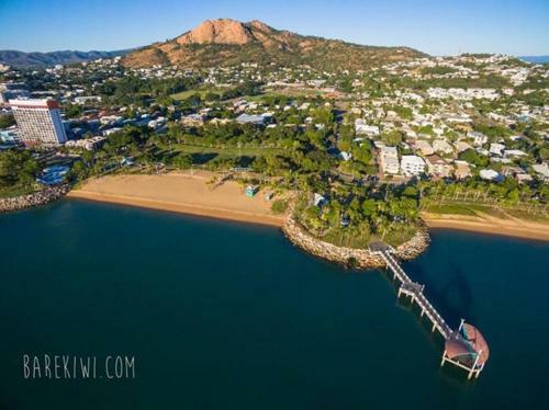 Apartamentos Ideal Beach Location 2 Bedroom 2 Bathroom