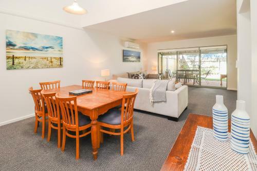 Hotel Bayshore Beachside Resort
