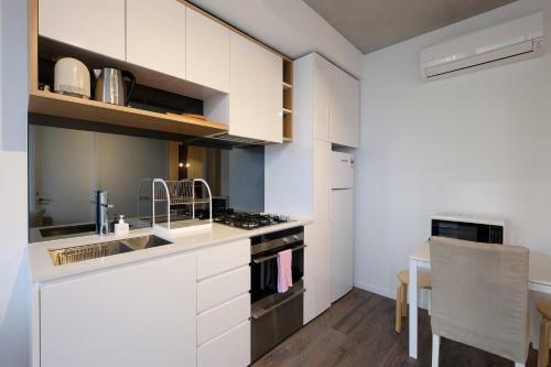 Mono Apartments On La Trobe Street