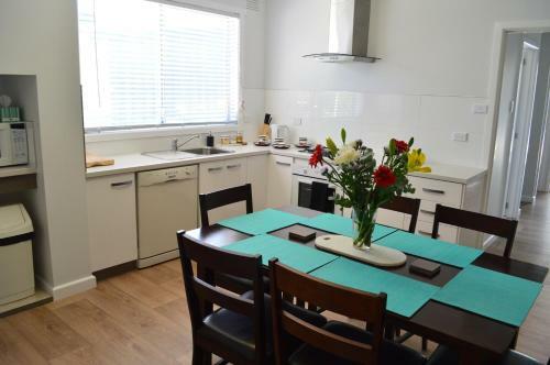 Wattle Grove Apartment