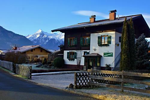 Hostal Pension Alpentraum