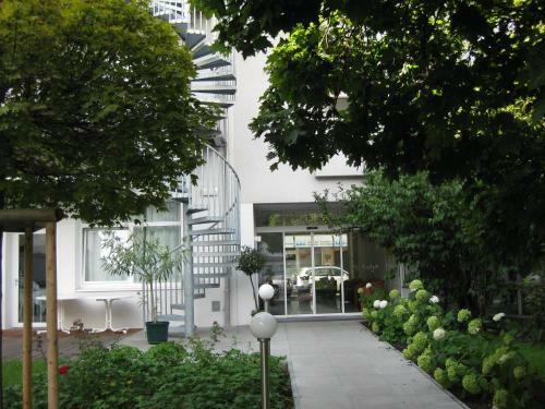 City Hotel