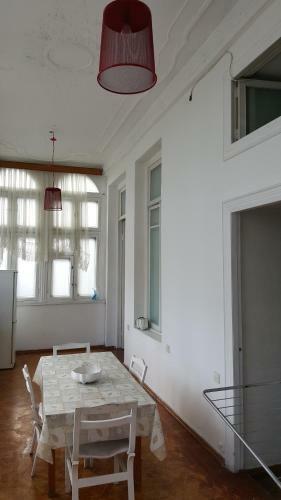 Apartment Neftchilar Prospect 5