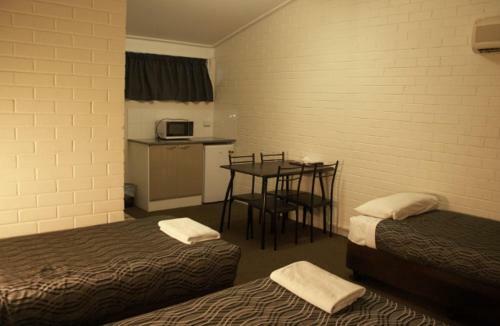 The Plains Motor Inn