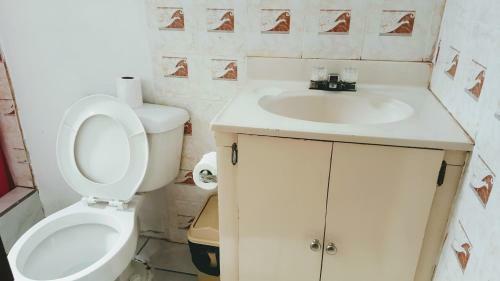 Hostal Sea Breeze Guest House