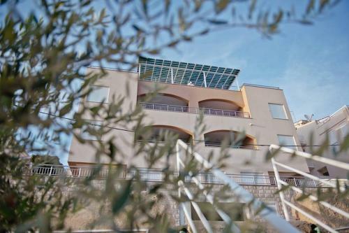 Apartments Domane Nenad
