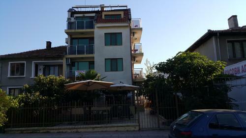 Hostal Guest House Beglik Tash