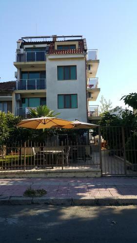 Hostal Guest House Beglik Tash