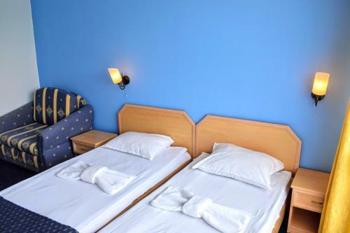 Continental - Happy Land Hotel