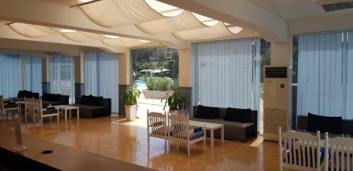 Continental - Happy Land Hotel