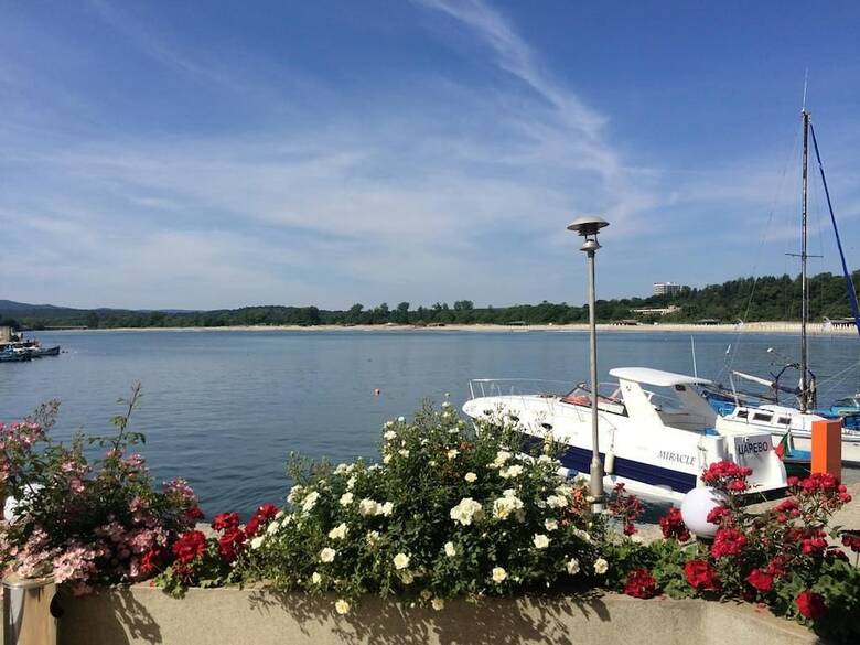 Marina Hotel
