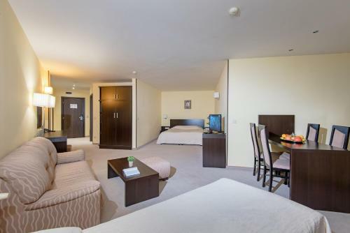 Hotel Extreme Half-board
